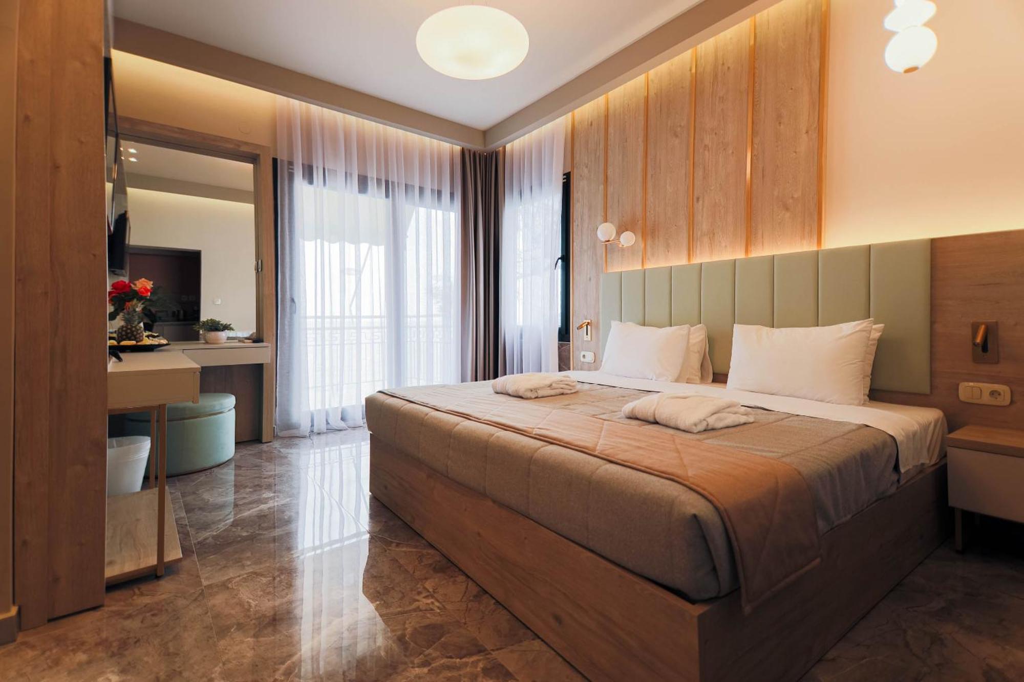 Tosca Beach Hotel Palaiontsiflikion Ngoại thất bức ảnh